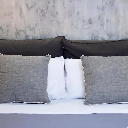 Pozzillo Appartament -near The Cathedral بيت للعطل