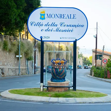 Pozzillo Appartament -near The Cathedral مونريالي